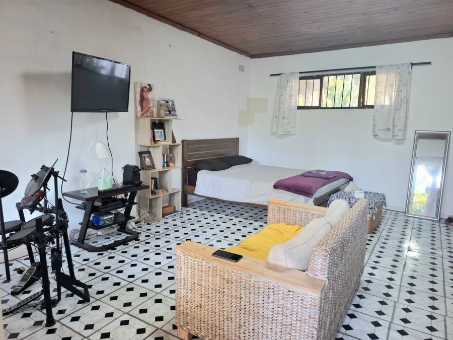 5 Bedroom Property for Sale in Oakdale Western Cape